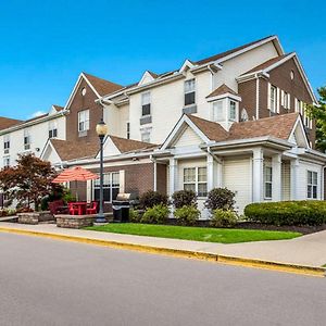 Birch Hills Suites - Blue Ash